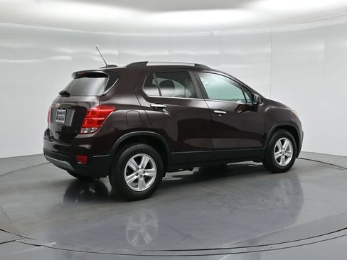 Used 2020 Chevrolet Trax LT w/ LT Convenience Package FWD image 21
