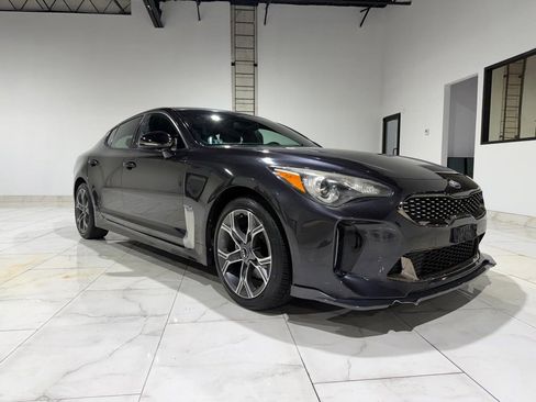 Used 2020 Kia Stinger GT-Line image 3