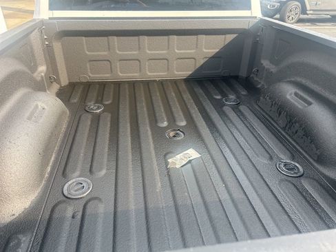 Used 2018 RAM 2500 Tradesman w/ Chrome Appearance Group image 9