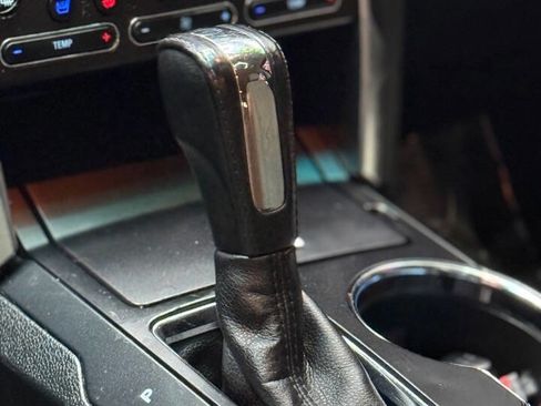 Used 2016 Ford Explorer Platinum image 19