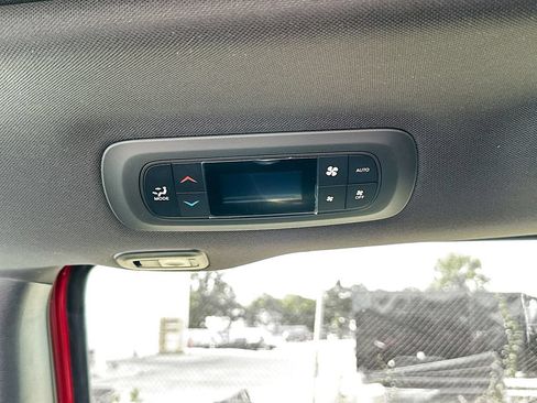 New 2027 Chrysler Pacifica Limited w/ S Appearance Package FWD image 33