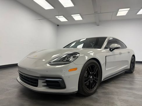 Used 2018 Porsche Panamera 4 w/ Premium Package Plus AWD/4WD image 2