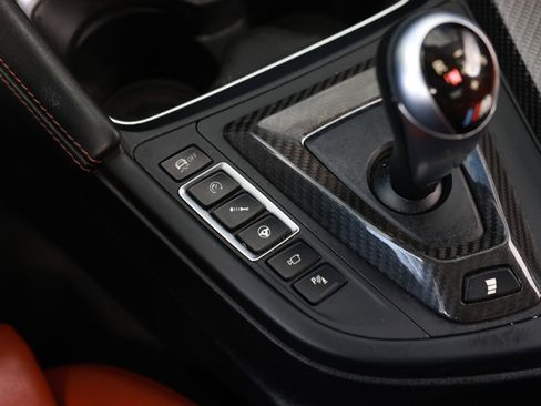 Used 2015 BMW M4 Convertible image 44