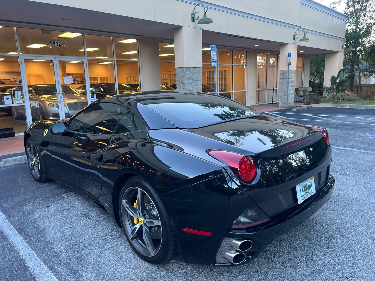 Used 2010 Ferrari California RWD image 22