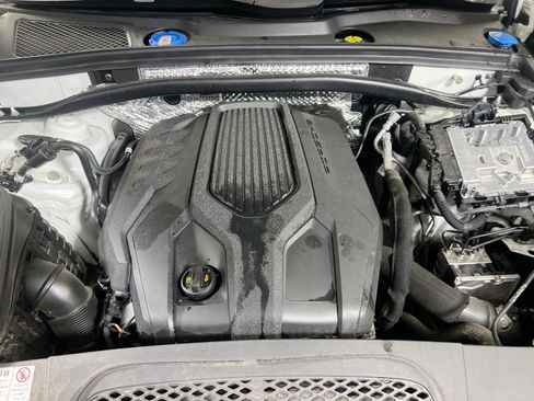 Used 2022 Porsche Macan image 32