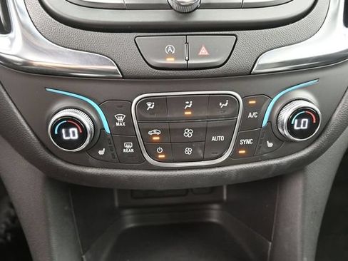 Used 2024 Chevrolet Equinox LT FWD image 28