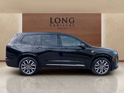 Certified 2025 Cadillac XT6 Sport w/ LPO, Floor Liner Package AWD/4WD image 6
