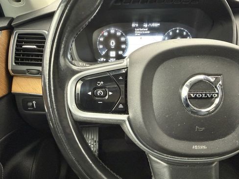 Used 2022 Volvo XC90 T6 Momentum w/ Climate Package image 27