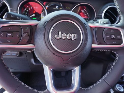 Used 2023 Jeep Wrangler Unlimited Sahara image 17