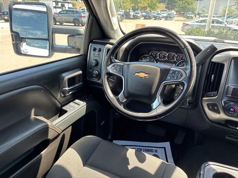 Used 2019 Chevrolet Silverado 2500 LT w/ LT Convenience Package AWD/4WD image 18