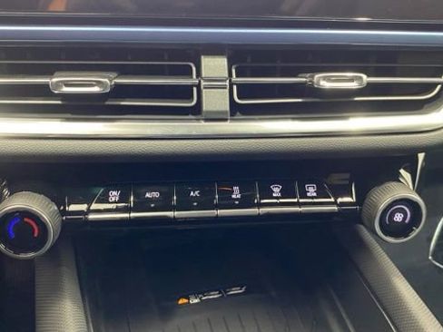 New 2026 Chevrolet Equinox EV LT image 31