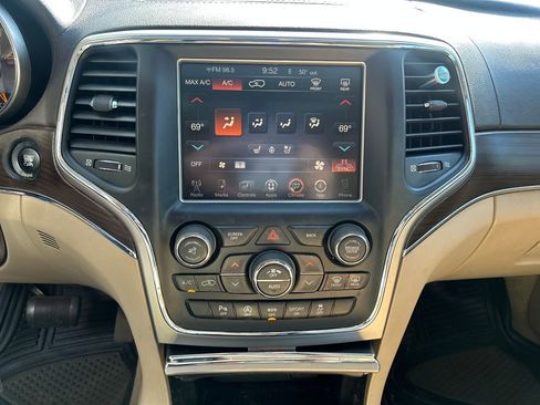 Used 2016 Jeep Grand Cherokee Overland image 16