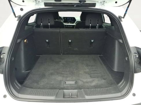 Used 2024 Chevrolet Trax RS w/ Sunroof Package FWD image 20