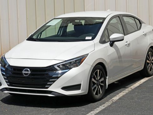 Used 2025 Nissan Versa SV w/ Trunk Package FWD image 41