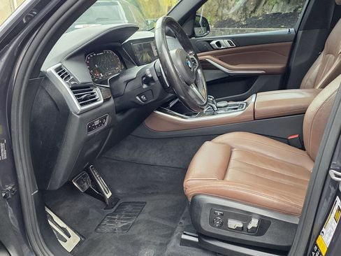 Used 2020 BMW X5 M50i w/ Premium Package image 35