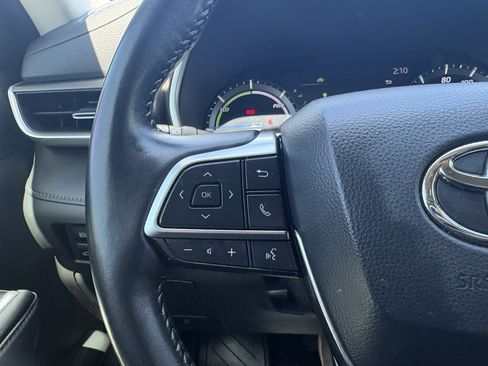 Used 2021 Toyota Highlander XLE AWD/4WD image 20