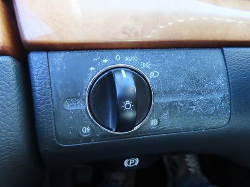 Used 2006 Mercedes-Benz E 350 Sedan image 24