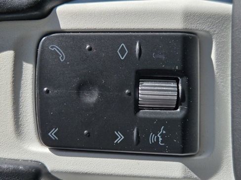 Used 2020 Land Rover Defender 110 HSE image 28