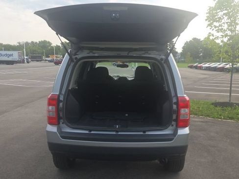 Used 2015 Jeep Patriot Latitude AWD/4WD image 10