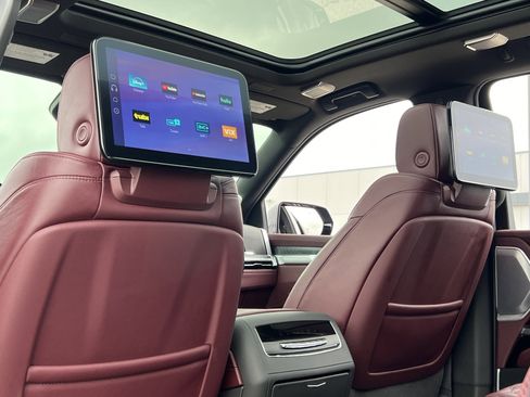 Used 2026 Cadillac Escalade ESV Sport w/ Touring Package image 20