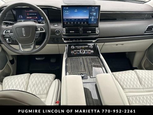 Used 2024 Lincoln Navigator Black Label image 15