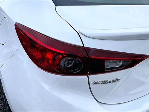 Used 2018 MAZDA MAZDA3 Touring image 28