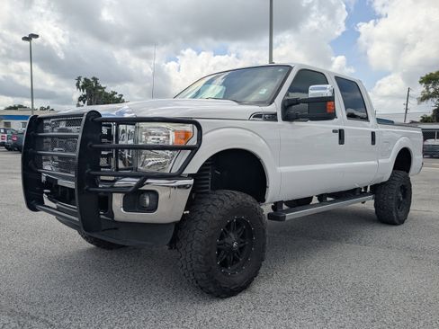 Used 2016 Ford F250 XLT w/ XLT Premium Package AWD/4WD image 8
