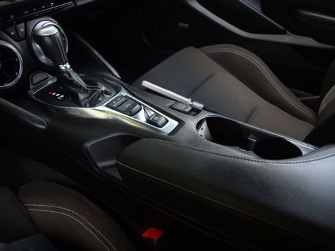 Used 2023 Chevrolet Camaro LT w/ Technology Package RWD image 11