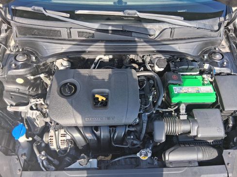 Used 2019 Kia Forte LXS image 9