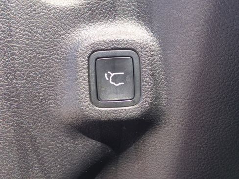 Used 2018 Jeep Compass Limited w/ Safe & Security Group image 14