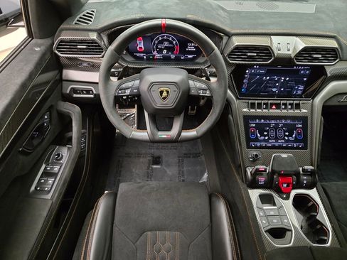 Used 2023 Lamborghini Urus Performante image 21