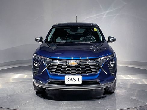 Used 2024 Chevrolet Trax LS w/ Driver Confidence Package image 9