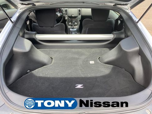 Used 2017 Nissan 370Z Coupe RWD image 29