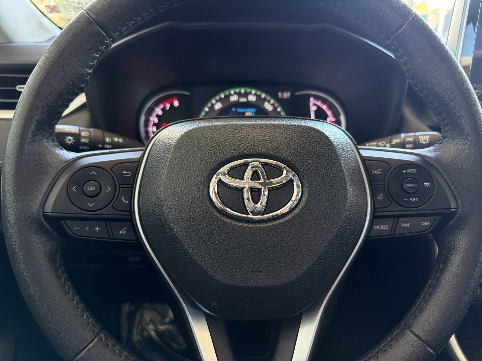 Used 2023 Toyota RAV4 XLE Premium FWD image 22