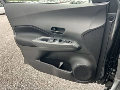 New 2025 Nissan Kicks Play S image 13