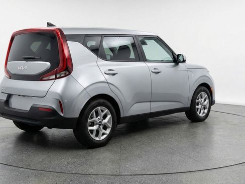 Used 2025 Kia Soul LX w/ LX Technology Package image 9