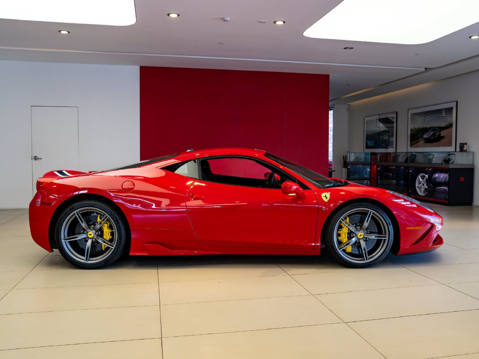 Used 2015 Ferrari 458 Speciale Coupe RWD image 7