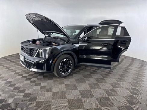 Certified 2024 Kia Sorento S w/ Panoramic Sunroof Package FWD image 12