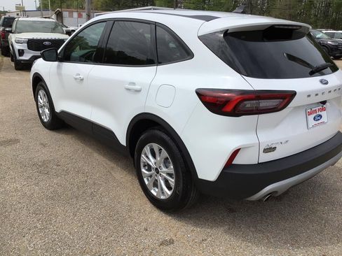 Certified 2025 Ford Escape Active FWD image 10