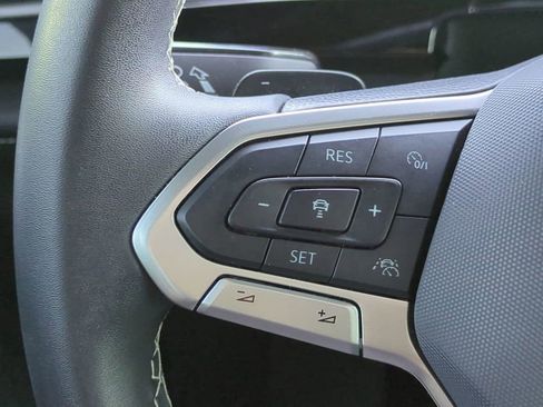 Used 2024 Volkswagen Atlas Cross Sport SE image 26