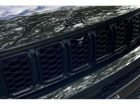 Used 2024 Jeep Grand Cherokee L Limited w/ Luxury Tech Group II AWD/4WD image 32