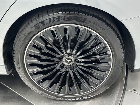 Used 2025 Mercedes-Benz E 350 Sedan image 23