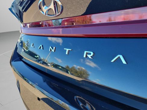 Certified 2023 Hyundai Elantra SEL w/ Convenience Package image 29