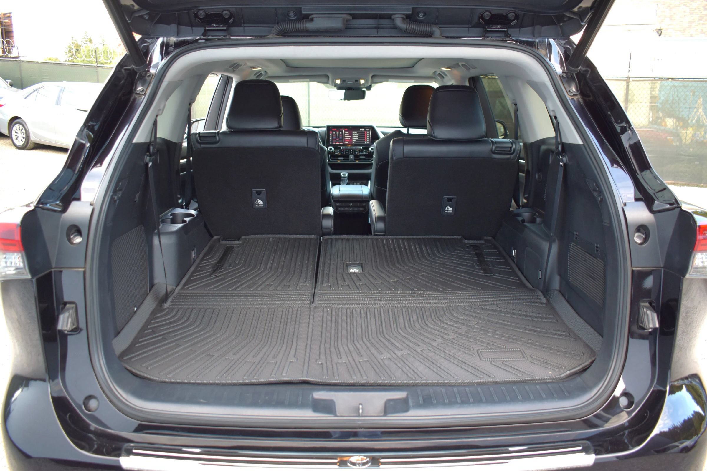 Used 2021 Toyota Highlander Platinum AWD/4WD image 34
