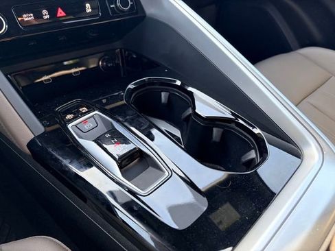 Used 2025 Audi Q5 Premium w/ 19" Wheel Package image 10