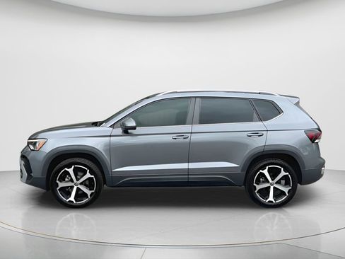 New 2026 Volkswagen Taos SEL image 5
