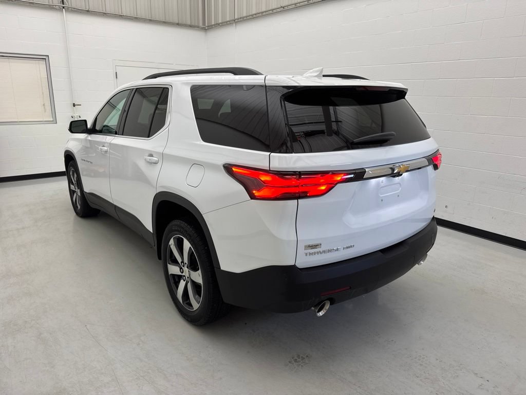 Used 2023 Chevrolet Traverse LT w/ LT Premium Package AWD/4WD image 4