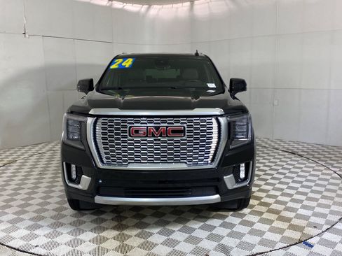 Used 2024 GMC Yukon Denali w/ Advanced Technology Package AWD/4WD image 3