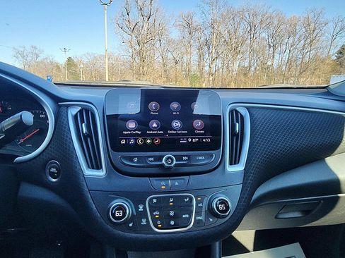 Used 2023 Chevrolet Malibu LT image 16