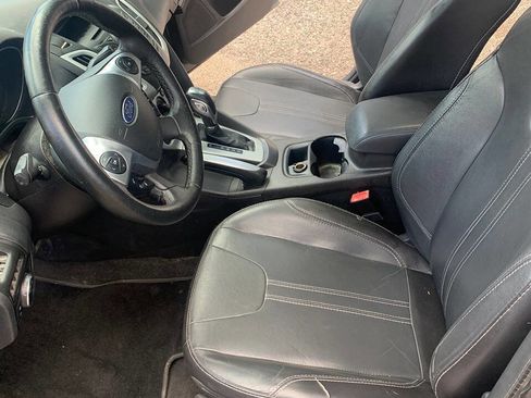 Used 2013 Ford Focus SE FWD image 11